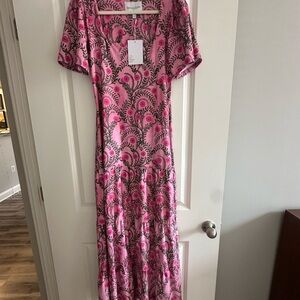 Elegant Pink Floral Maxi Dress